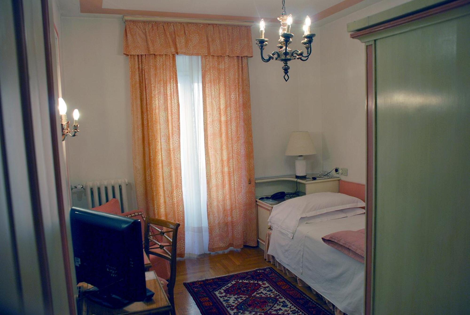 Hotel De La Poste
